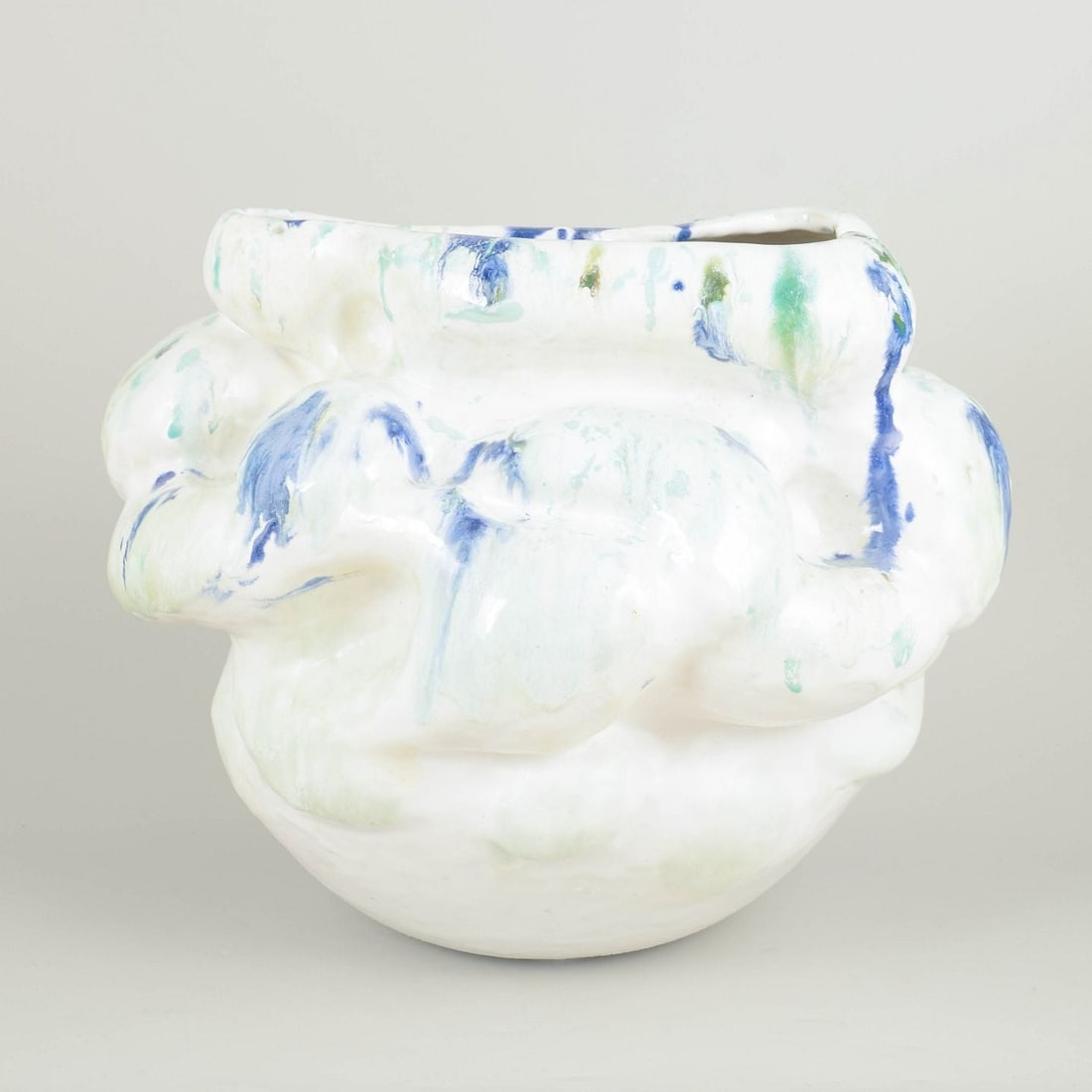 Christina Muff, contemporary Danish ceramic artist. Large round stoneware vessel. 2025 - 4