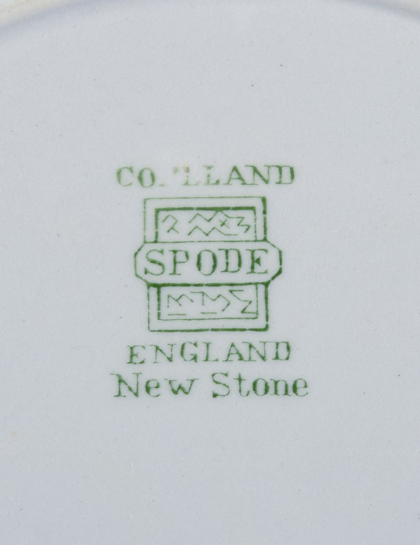 Copeland Spode, England. Nine plates in faience with flower and bird motifs. Approx. 1930s. - 6