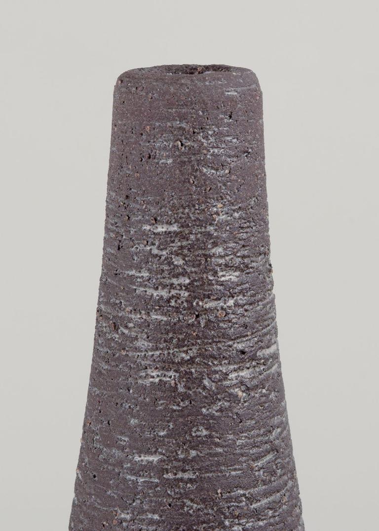 Elsi Bourelius, Swedish ceramicist. Unglazed ceramic vase with geometric pattern. 1960s/70s. - 4