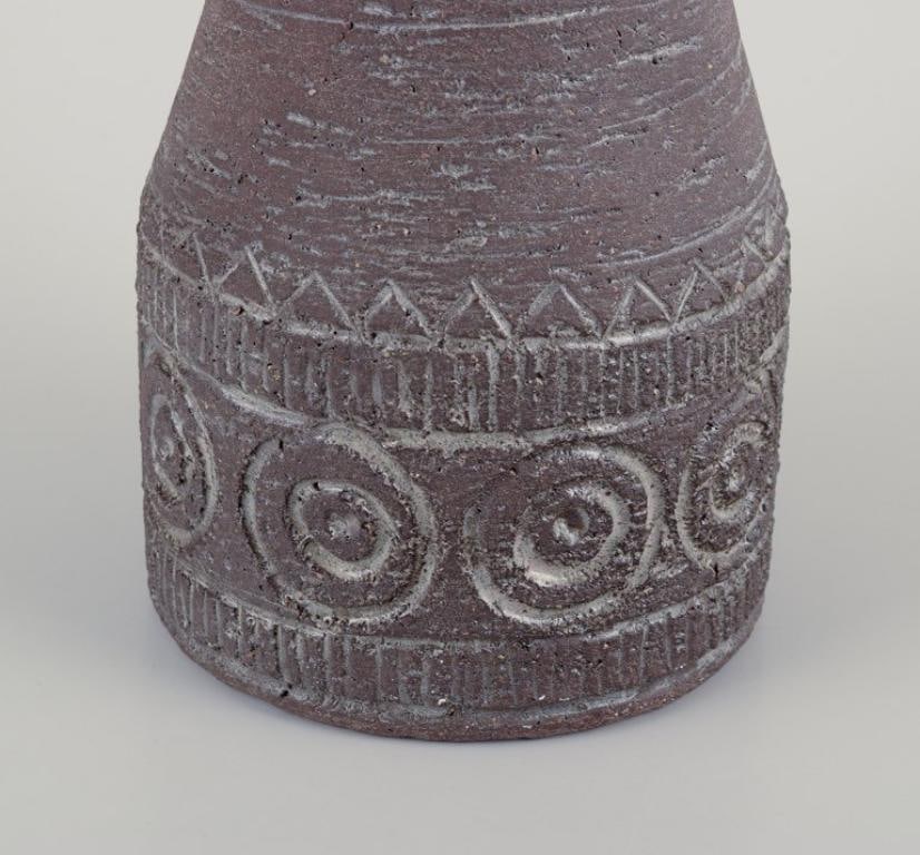 Elsi Bourelius, Swedish ceramicist. Unglazed ceramic vase with geometric pattern. 1960s/70s. - 5