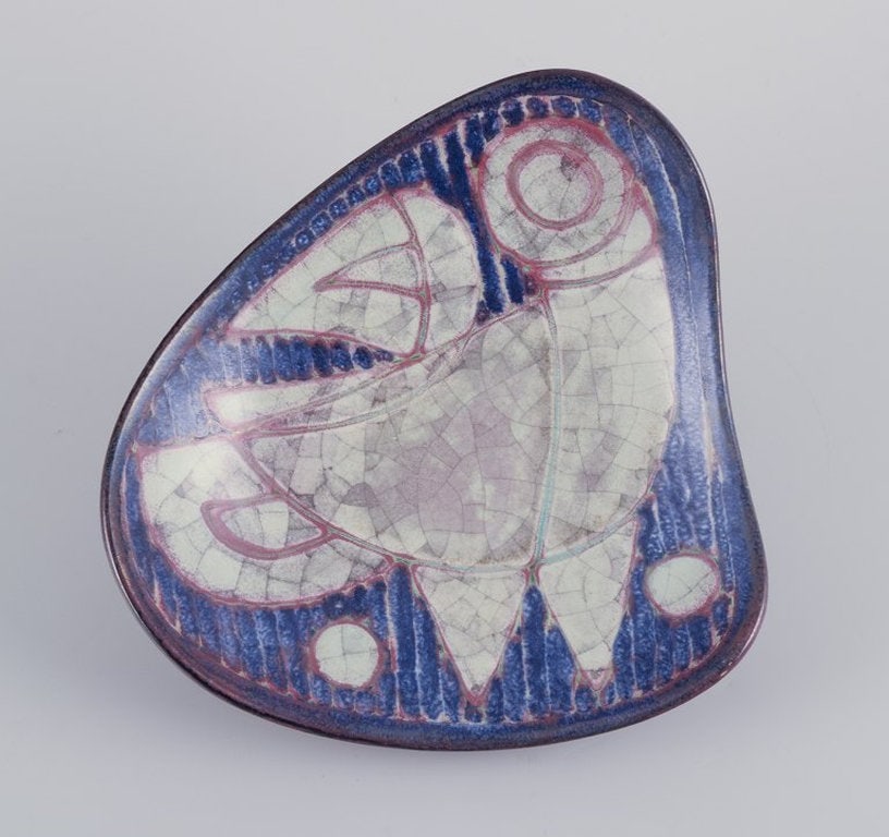 Michael Andersen, Bornholm. Hand-glazed ceramic dish. Circa 1960. - 3