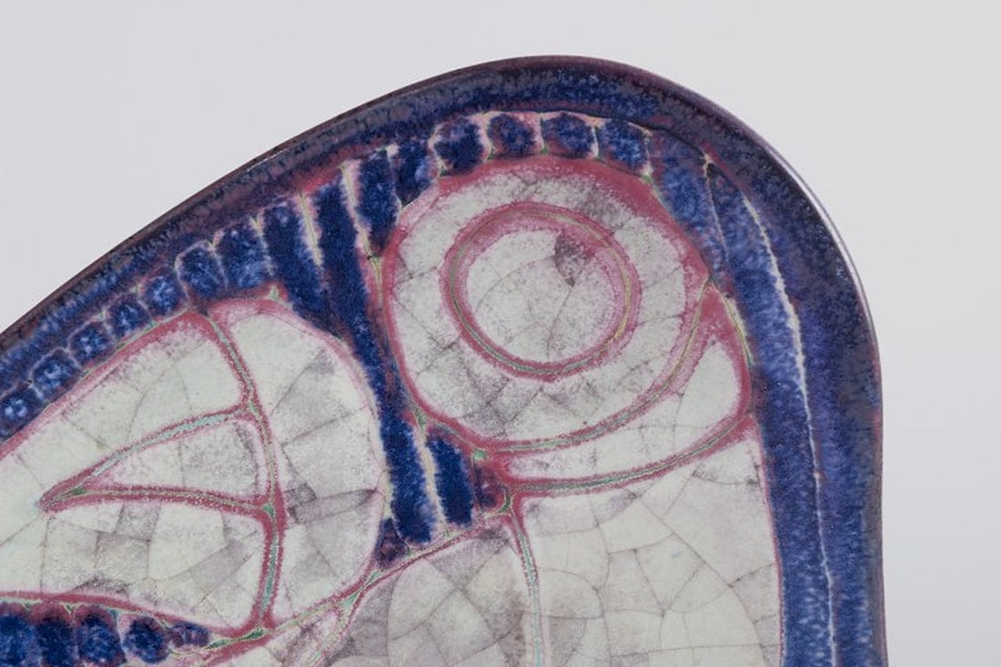 Michael Andersen, Bornholm. Hand-glazed ceramic dish. Circa 1960. - 5