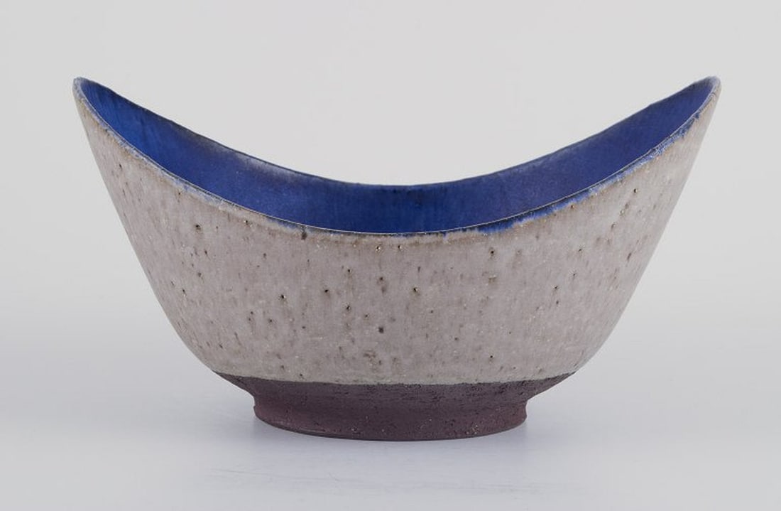 Danish studio ceramist. Large oval unique ceramic bowl. 1945. - 7