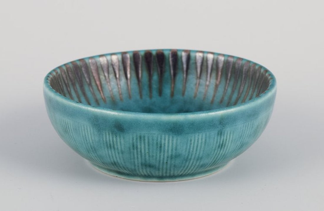 Wilhelm Kåge for Gustavsberg, Sweden. Three small ceramic bowls from the 'Argenta' series. Mid - 7
