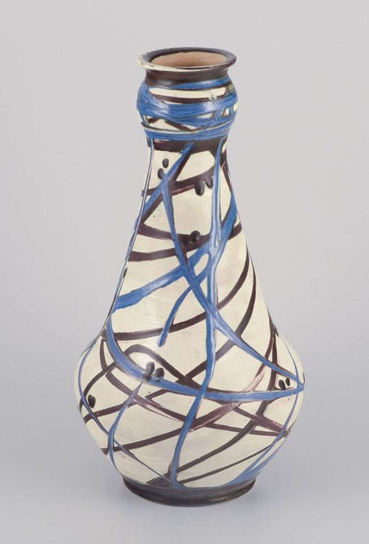 Kähler, Denmark. Large ceramic floor vase. Cow horn decoration. 1930s. - 7