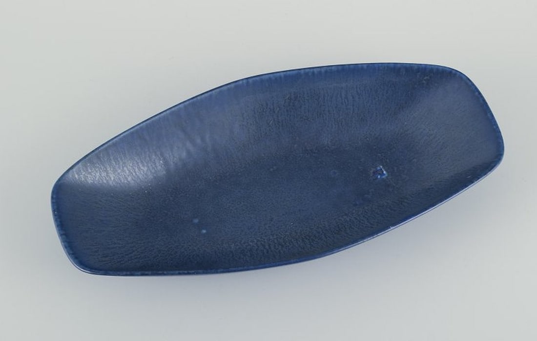 Carl Harry Stålhane for Rörstrand, Sweden. Oblong dish of stoneware. Glaze in blue tones. - 4
