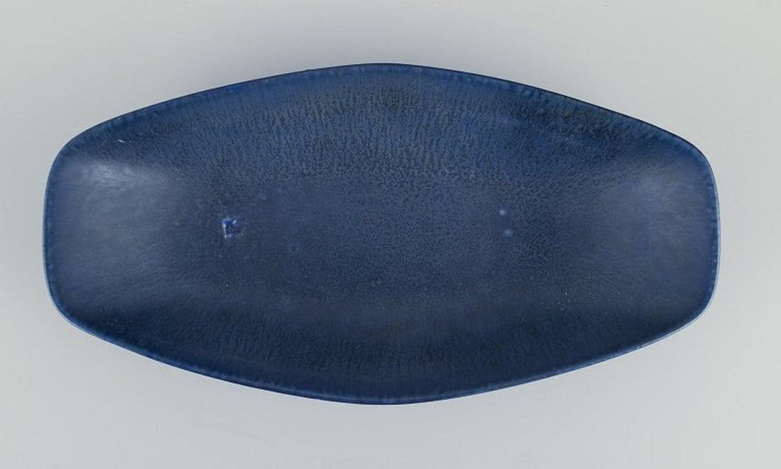 Carl Harry Stålhane for Rörstrand, Sweden. Oblong dish of stoneware. Glaze in blue tones. - 7