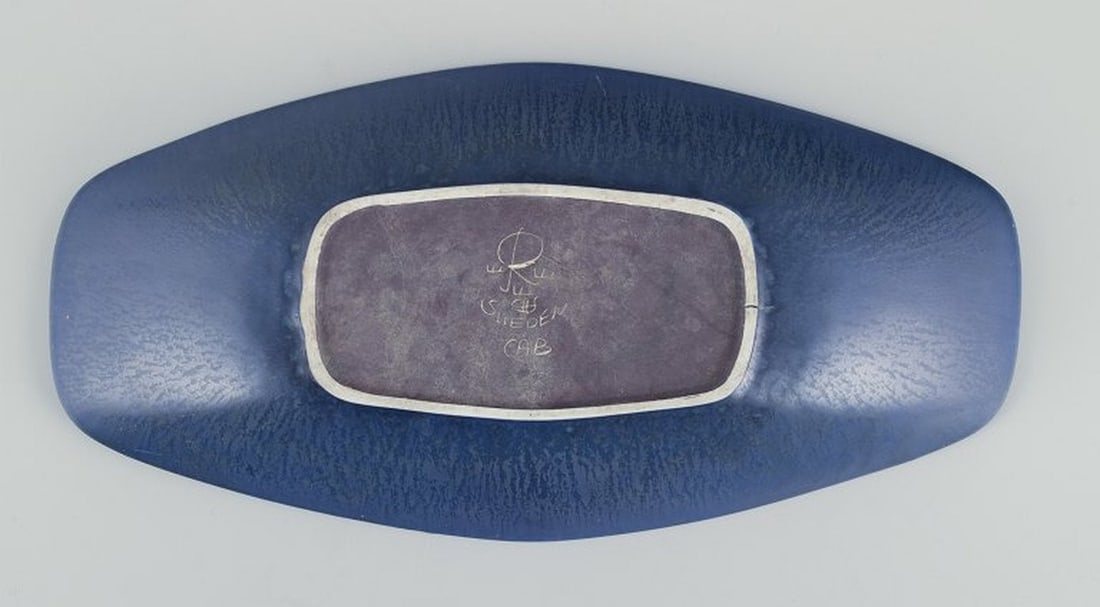 Carl Harry Stålhane for Rörstrand, Sweden. Oblong dish of stoneware. Glaze in blue tones. - 8