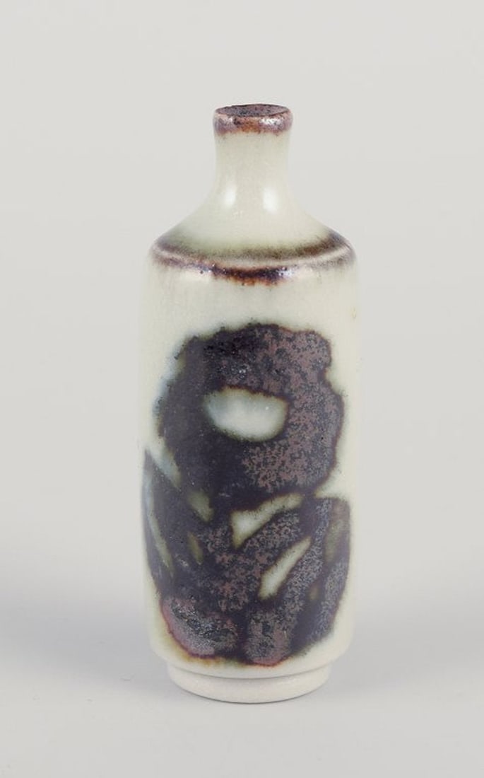Carl Harry Stålhane for Designhuset, Sweden. Three unique miniature vases in stoneware. Circa - 4