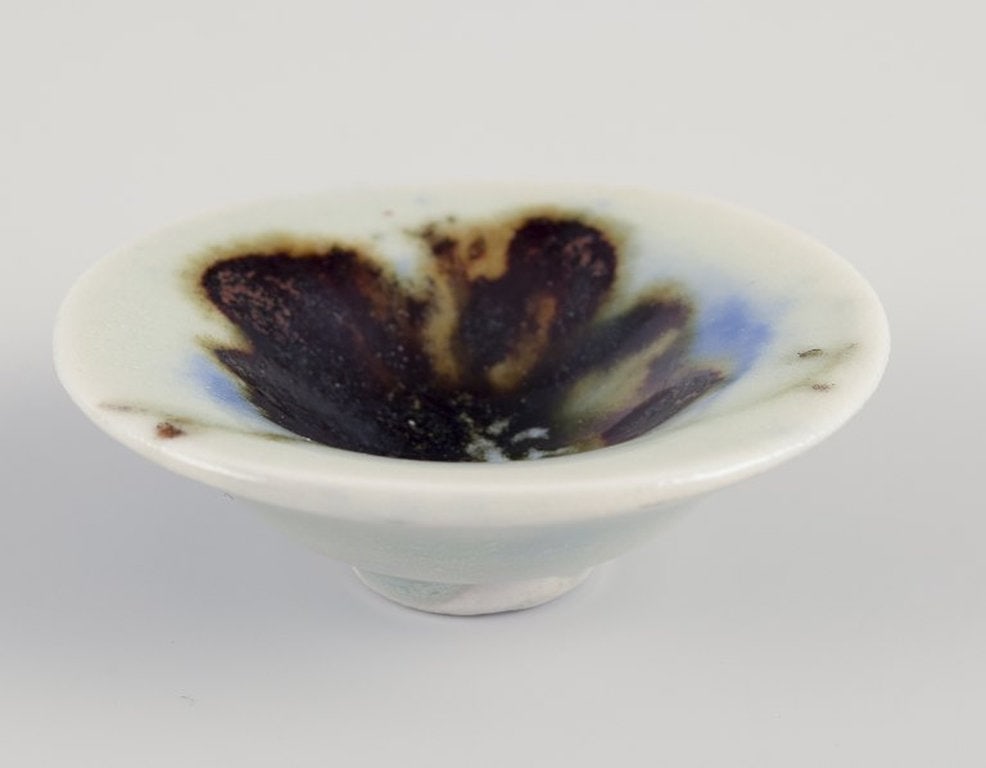 Carl Harry Stålhane for Designhuset, Sweden. Three unique miniature bowls in stoneware. Circa - 6