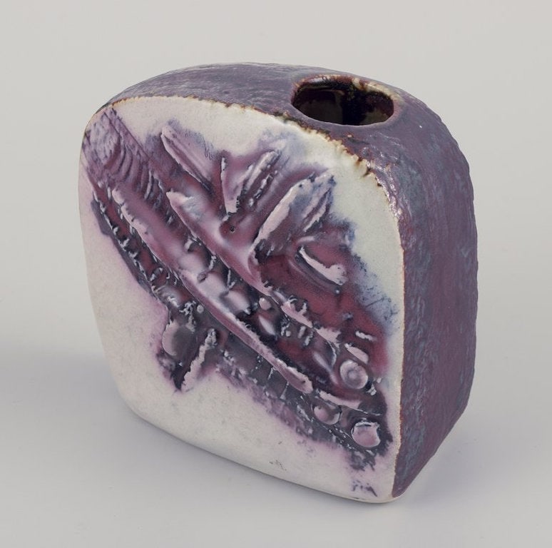 Carl Harry Stålhane for Designhuset, Sweden. Unique stoneware vase. Circa 1970s. - 5