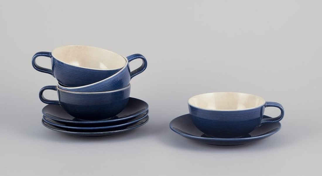Gertrud Lönegren for Rörstrand, Sweden. Set of four 'Blå Blanche' teacups and saucers - 2