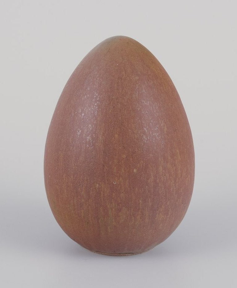 European studio ceramist. Sculpture in the shape of an egg in hand-glazed ceramic. Circa 1980s. (1 of 7)