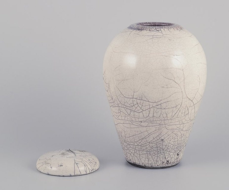 Anita Wederbrand, Swedish studio ceramist. Unique lidded bowl. 21st century. - 3