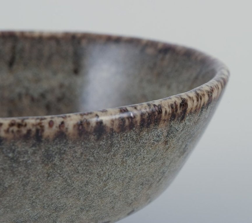 Nils Thorsson for Royal Copenhagen. Unique stoneware bowl on a base. Mid 20th century. - 5