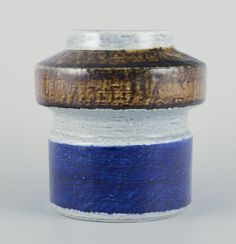 Olle Alberius for Rörstrand, Sweden. 'Titus' ceramic vase made of stoneware. 1960s/70s. - 3