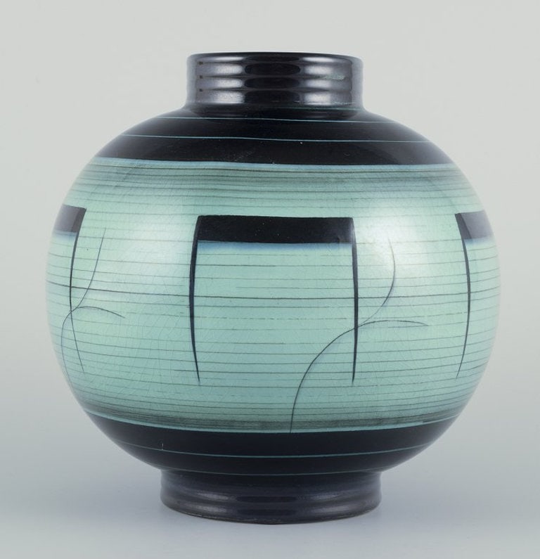 Ilse Claesson for Rörstrand, Sweden. Large and round vase in glazed faience. 1930s. - 3
