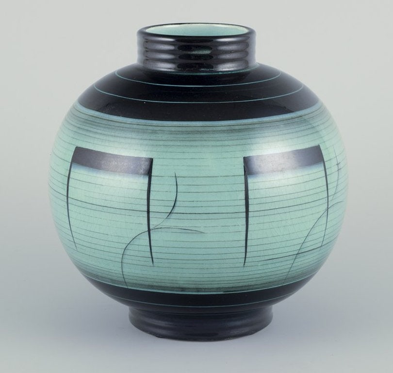 Ilse Claesson for Rörstrand, Sweden. Large and round vase in glazed faience. 1930s. - 4