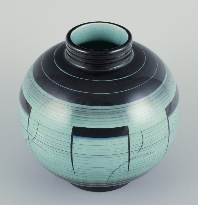 Ilse Claesson for Rörstrand, Sweden. Large and round vase in glazed faience. 1930s. - 5
