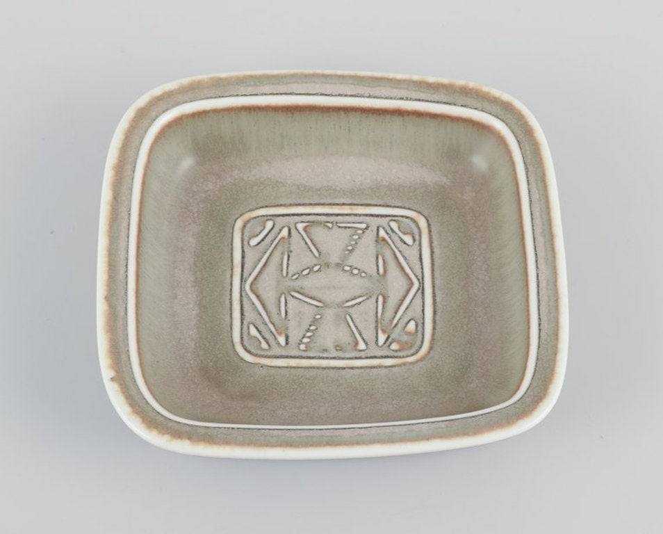 Gunnar Nylund for Rörstrand, Sweden. Square dish in ceramic. Mid 20th century. - 6