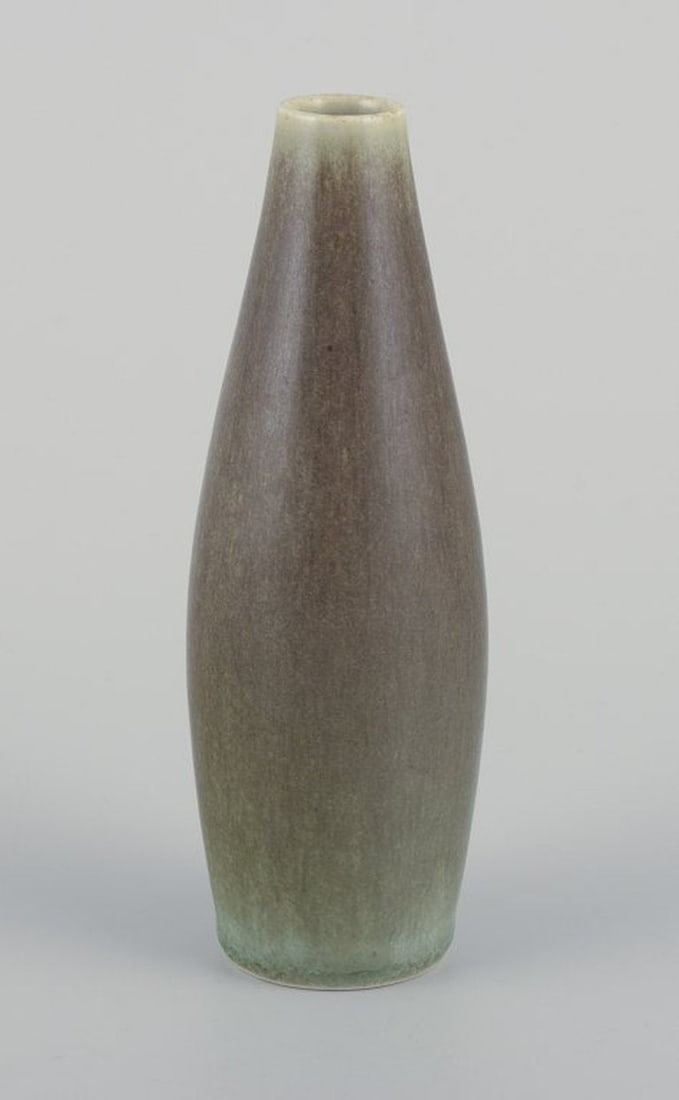 Per Linnemann-Schmidt for Palshus, Denmark. Ceramic vase in olive green hare fur glaze. Circa 1970. - 2