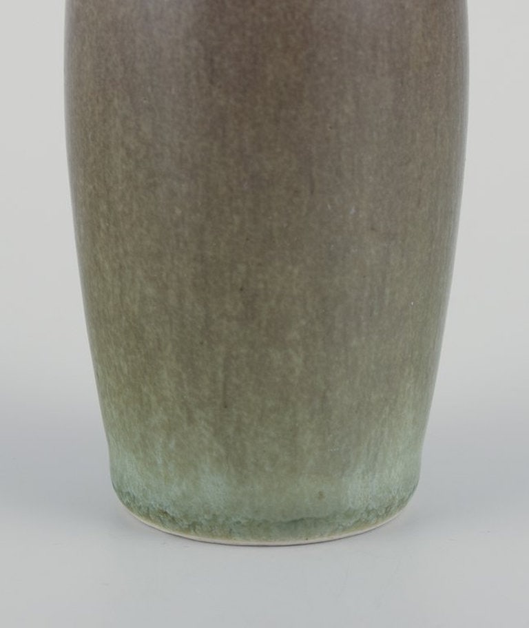Per Linnemann-Schmidt for Palshus, Denmark. Ceramic vase in olive green hare fur glaze. Circa 1970. - 4