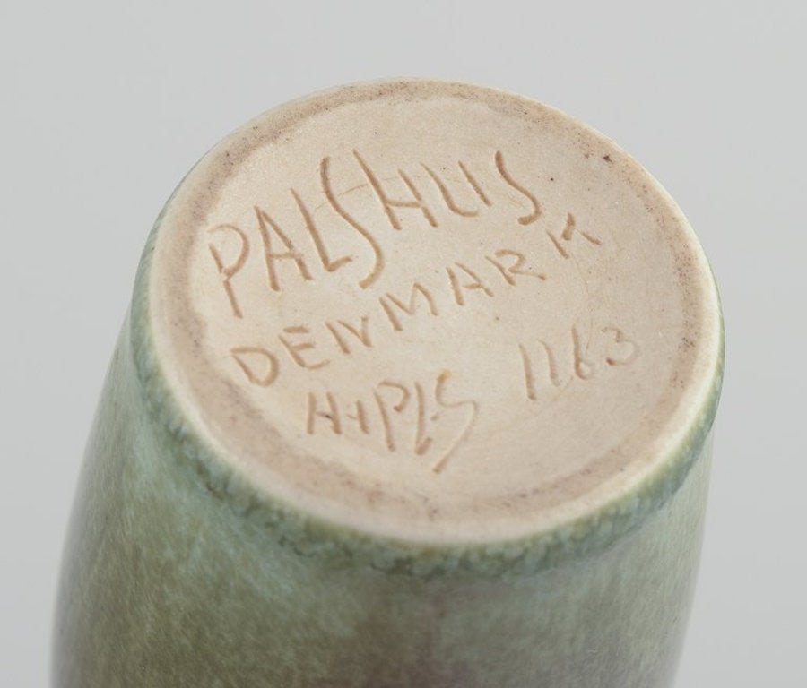 Per Linnemann-Schmidt for Palshus, Denmark. Ceramic vase in olive green hare fur glaze. Circa 1970. - 7