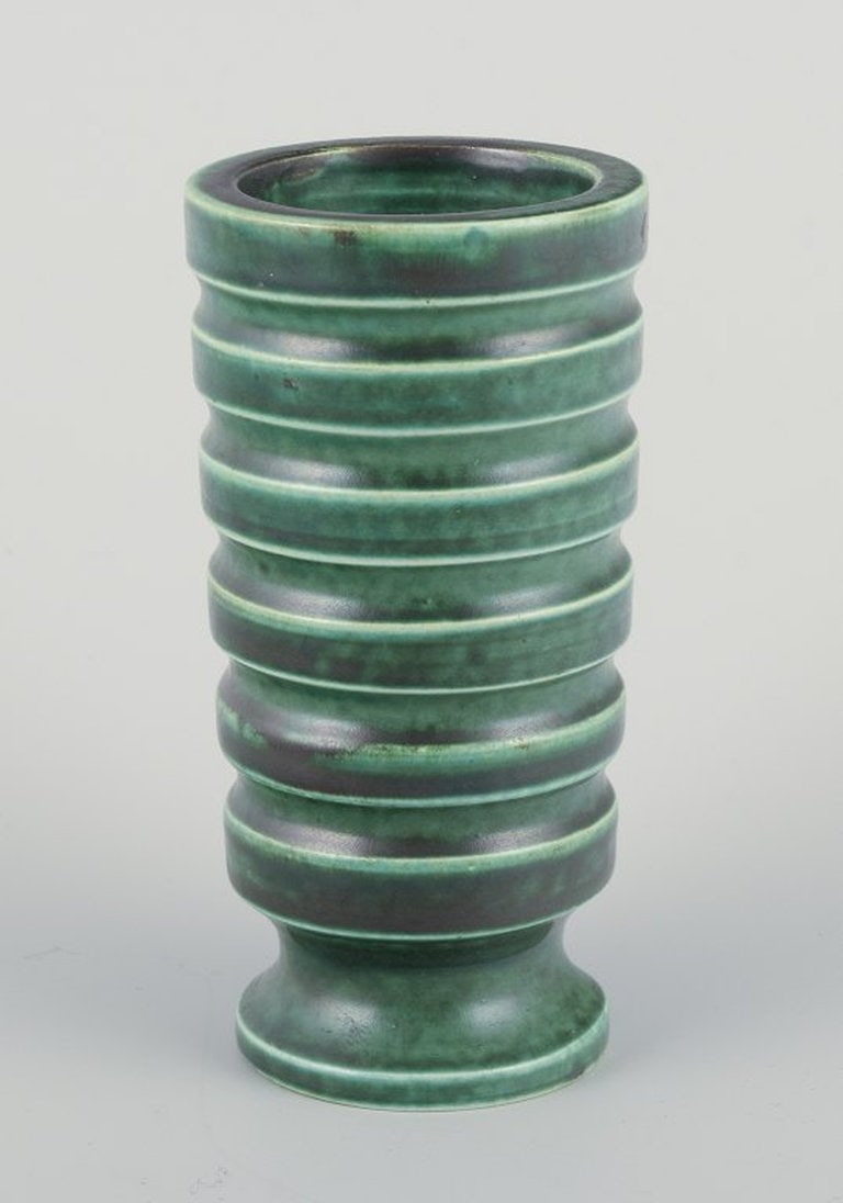 Wilhelm Kåge for Gustavsberg, Sweden. A pair of rare Art Deco ceramic vases. Mid 20th century. - 5