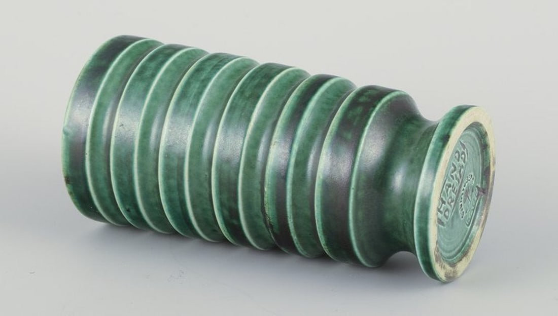 Wilhelm Kåge for Gustavsberg, Sweden. A pair of rare Art Deco ceramic vases. Mid 20th century. - 6
