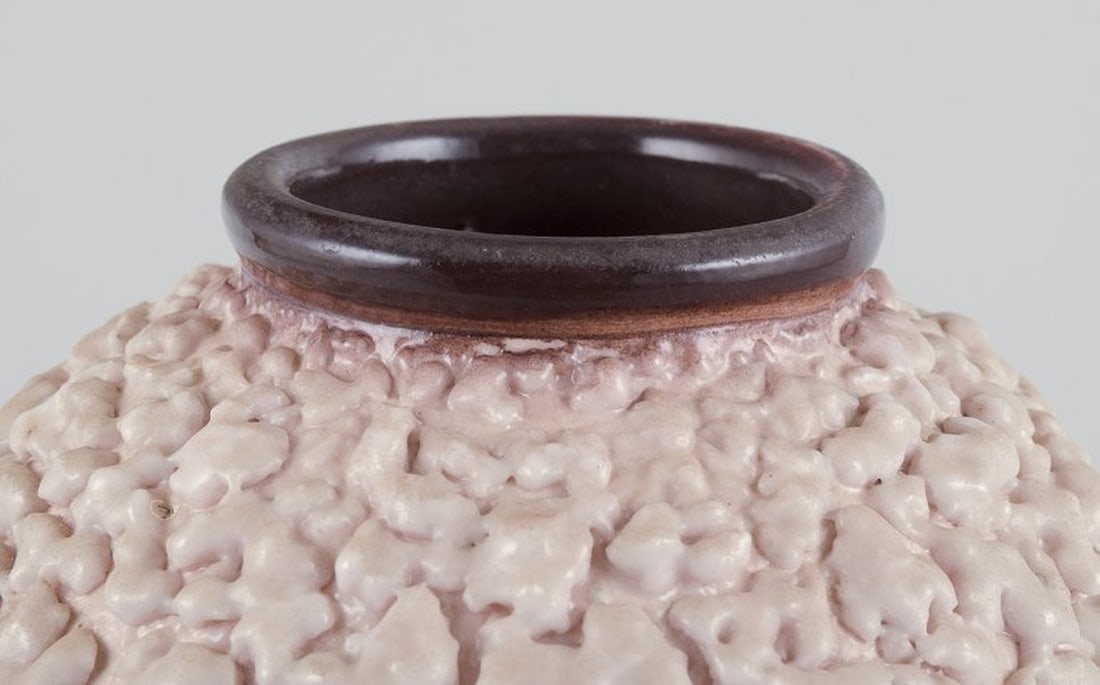 French ceramicist. Ceramic vase. Lava glaze in light and brown colours. Ca. 1960s. - 4