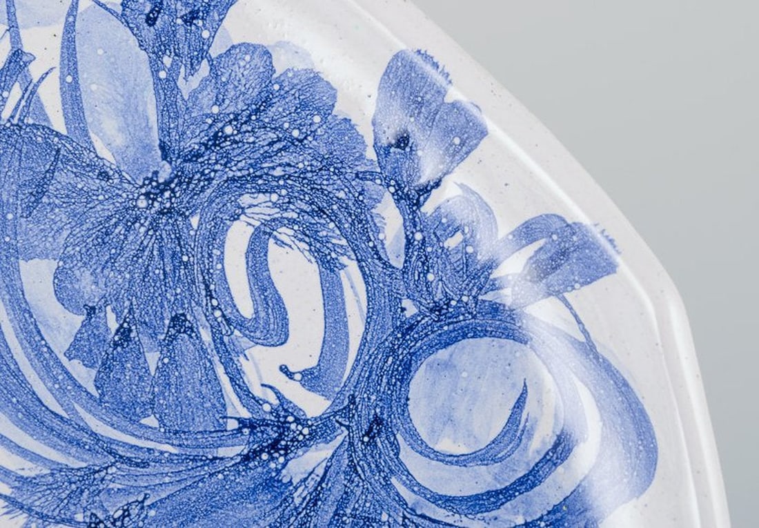 Bjørn Wiinblad for Det Blå Hus, Denmark. Octagonal dish in stoneware. 1970. - 5