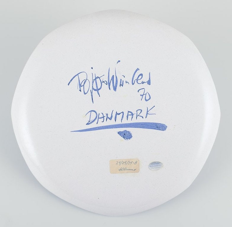 Bjørn Wiinblad for Det Blå Hus, Denmark. Octagonal dish in stoneware. 1970. - 6
