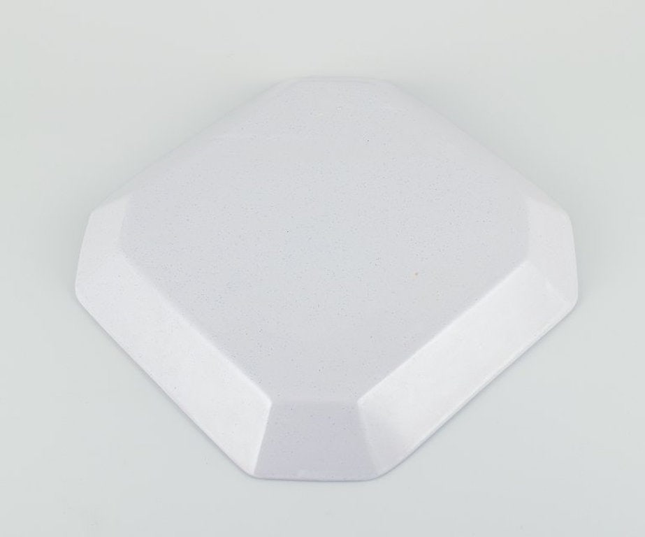 Bjørn Wiinblad for Det Blå Hus, Denmark. Octagonal dish in stoneware. 1976. - 7