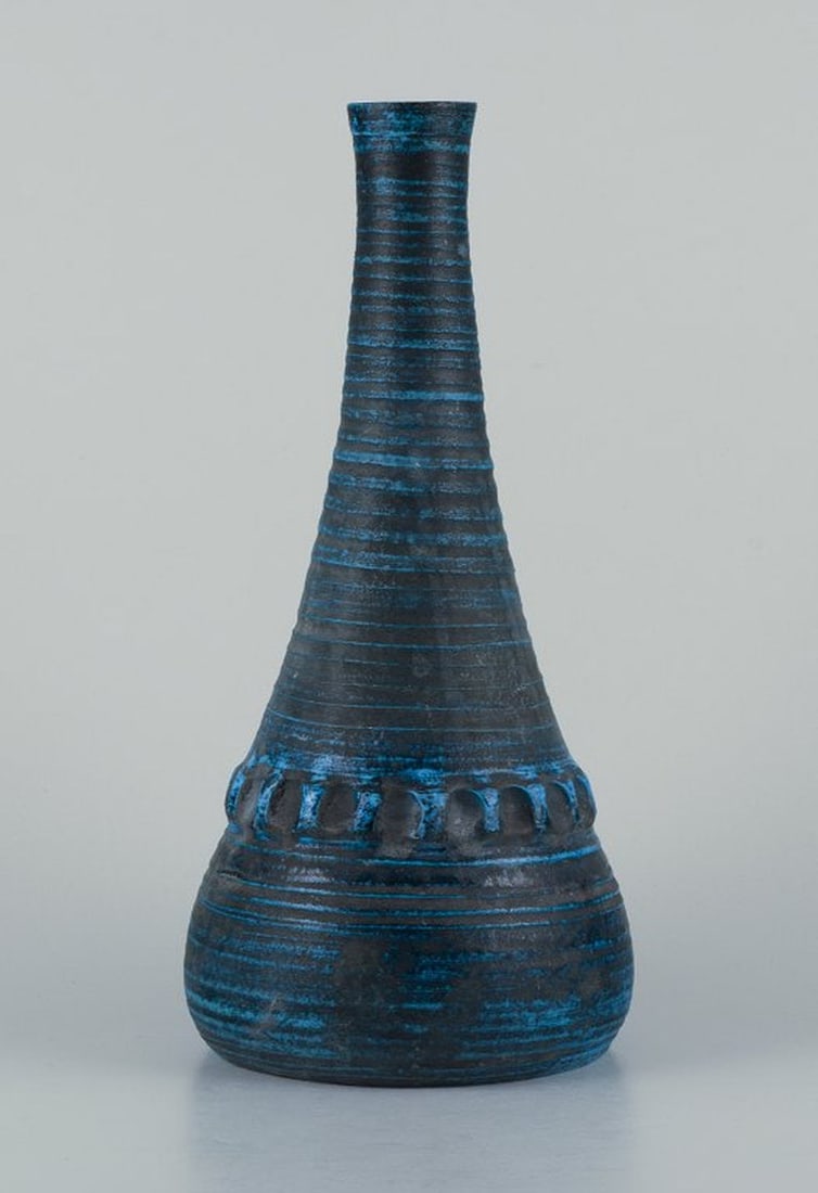French ceramicist. Unique ceramic floor vase. 1960s/70s. (1 of 8)