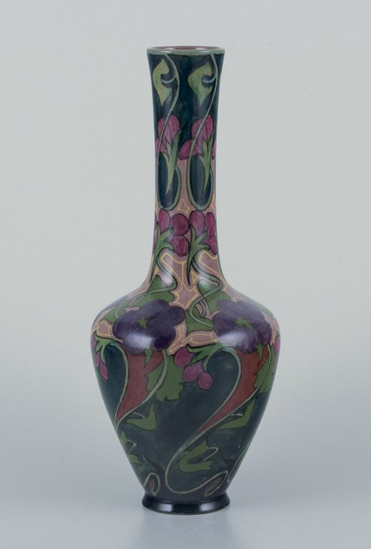 Zuid-Holland, Gouda. Unique Art Nouveau vase in glazed ceramic with hand-painted floral motifs. (1 of 7)