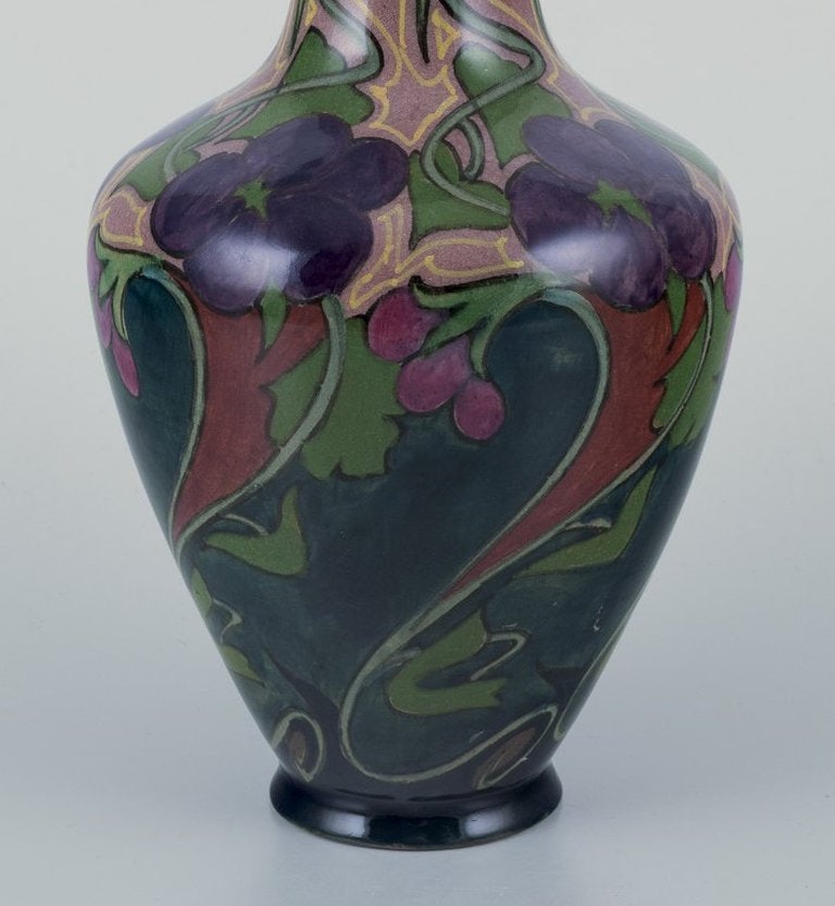 Zuid-Holland, Gouda. Unique Art Nouveau vase in glazed ceramic with hand-painted floral motifs. - 4