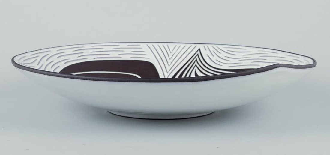 Schollert, Denmark. Large ceramic bowl in modernist style. 1970s. - 3