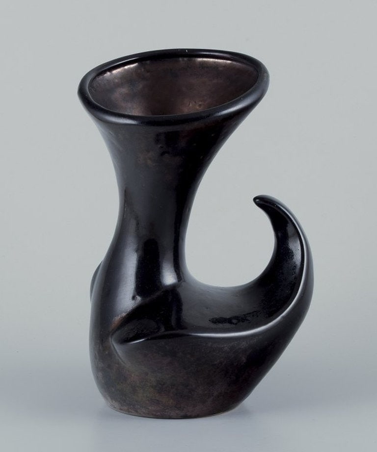 French ceramicist. Large ceramic vase. Organic shape. Circa 1970. - 2