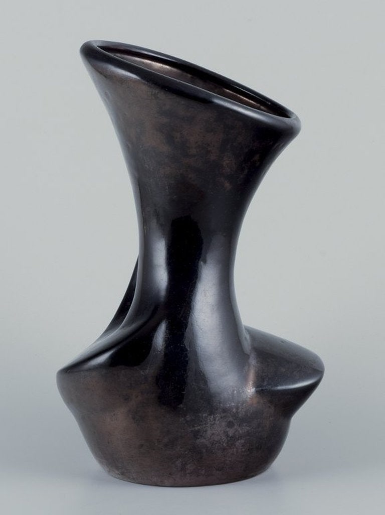 French ceramicist. Large ceramic vase. Organic shape. Circa 1970. - 4