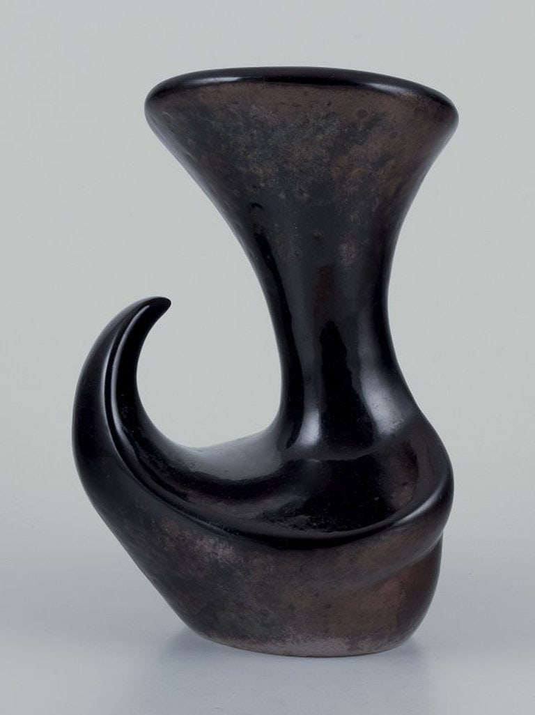 French ceramicist. Large ceramic vase. Organic shape. Circa 1970. - 5
