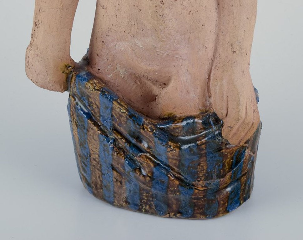 Helge Christoffersen, own workshop. Unique figure of partially glazed earthenware. Mid 20th century. - 4