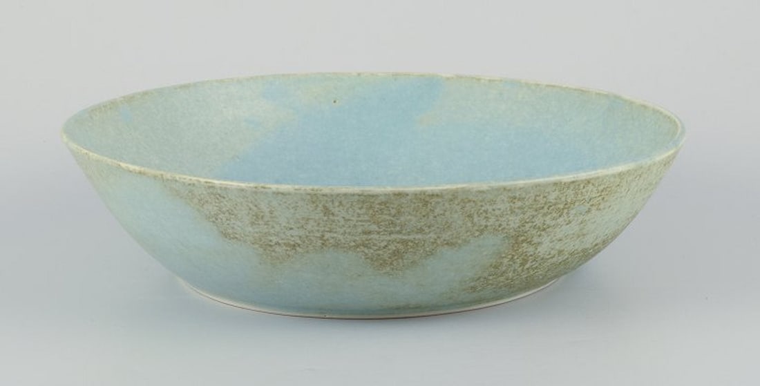 European studio ceramicist. Very large ceramic bowl. Ca. 1980s. - 4