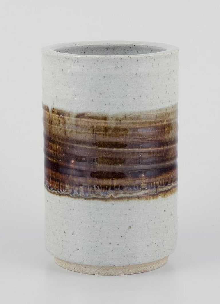 European studio ceramicist. Unique ceramic vase, cylindrical. Ca. 1980s. (1 of 8)