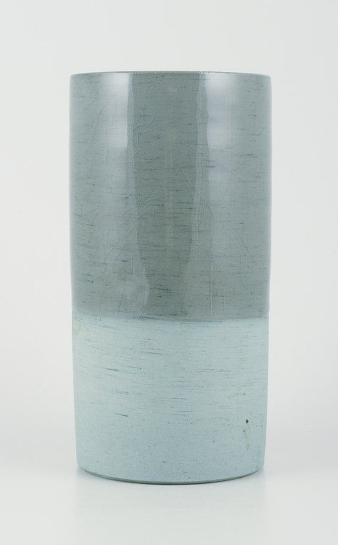 European studio ceramicist. Unique ceramic vase, cylindrical. Ca. 1980s. (1 of 7)