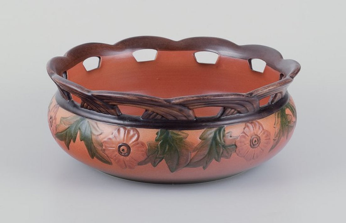 Ipsens Enke, Denmark. Large ceramic bowl with an openwork rim in the shape of branches. 1920s/30s. - 4