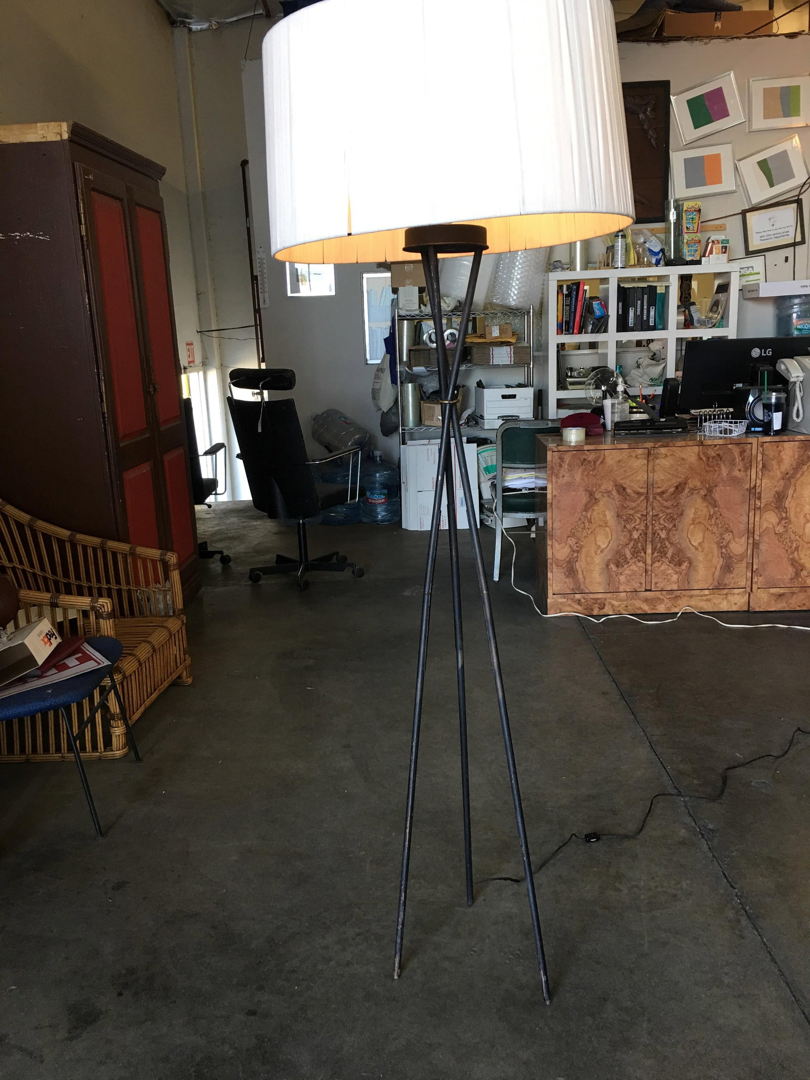 Midcentury Black Thin Iron Rod Tripod Floor Lamp - 4