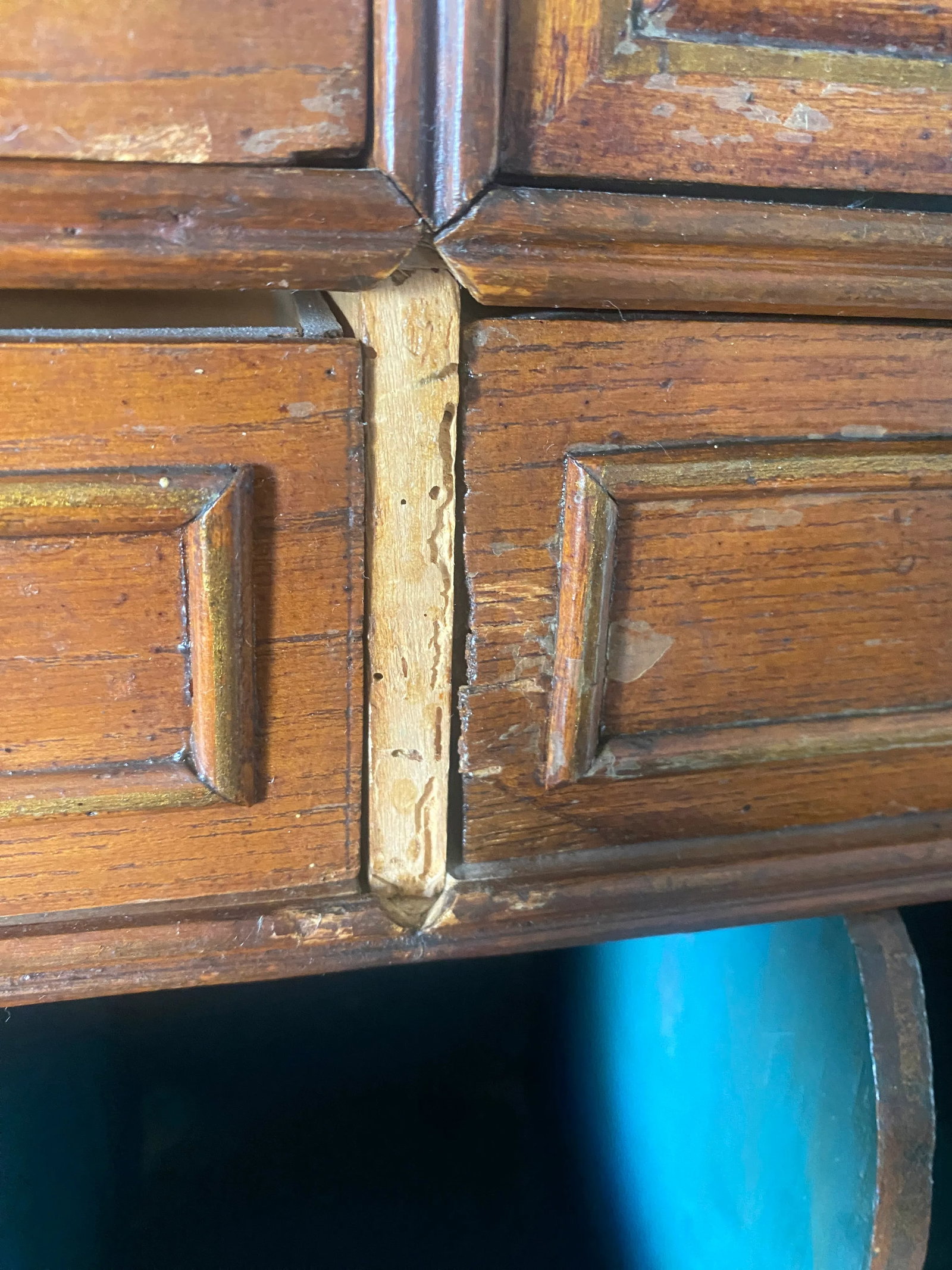 Vintage Chinoiserie Chippendale Style Display Cabinet With Pagoda Top Detailing - 11