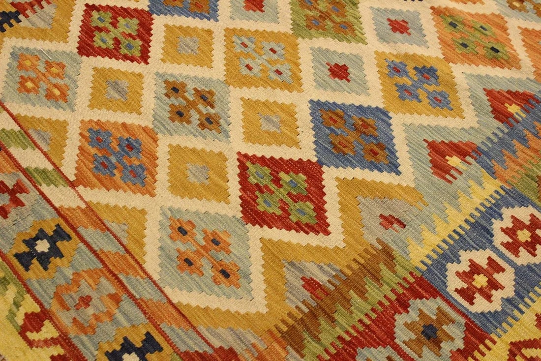 Shabby Chic Kilim Ivory Gold Wool Rug - 5'0" X 6'5" - 6
