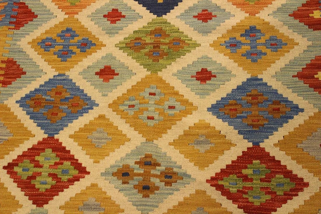 Shabby Chic Kilim Ivory Gold Wool Rug - 5'0" X 6'5" - 7