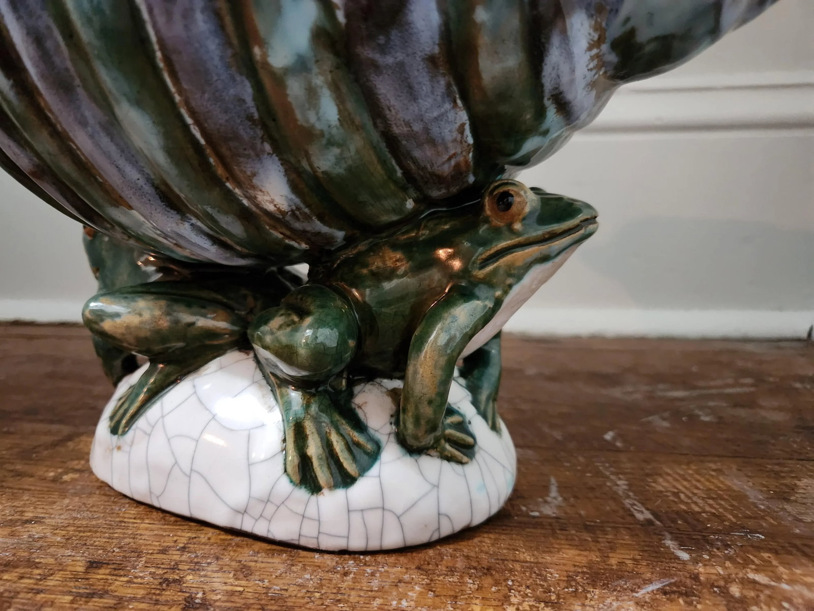 Mid 20th Century French Majolica Style Hand Painted Planter With Frogs, Dragonfly and Sea Shell - 3